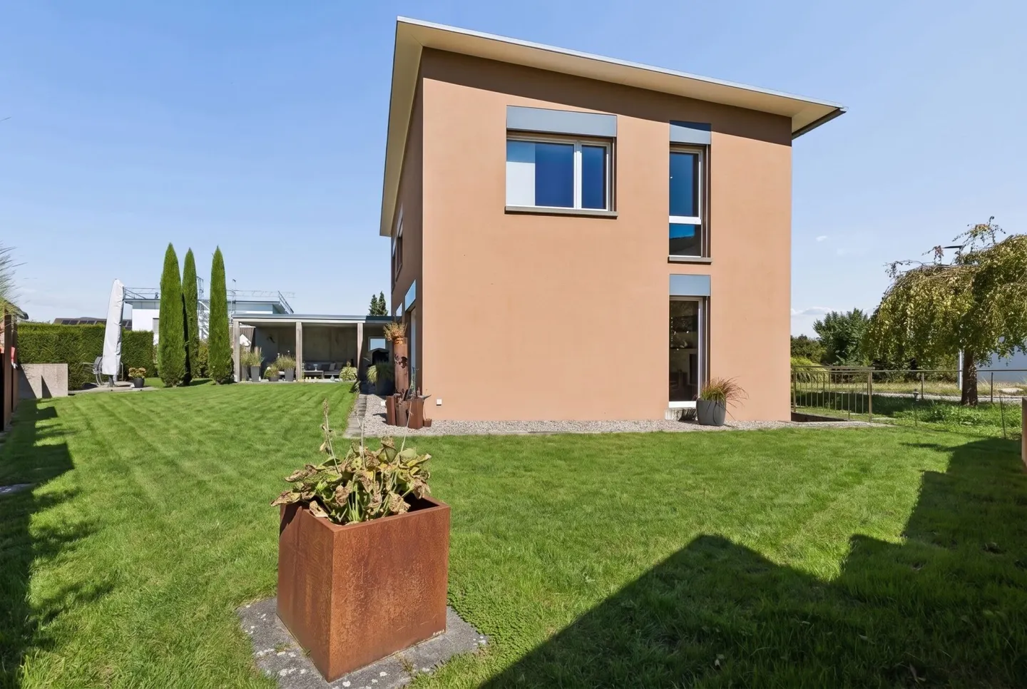 Attraente casa unifamiliare di 4,5 stanze con giardino idilliaco - Foto 15 di 17