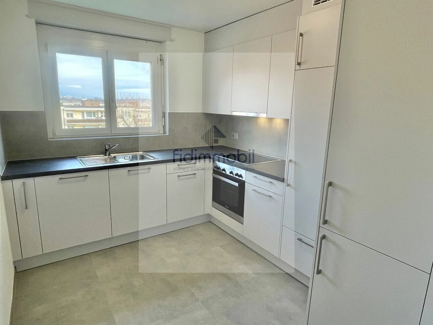 Apartment for rent - Photo 2 of 8