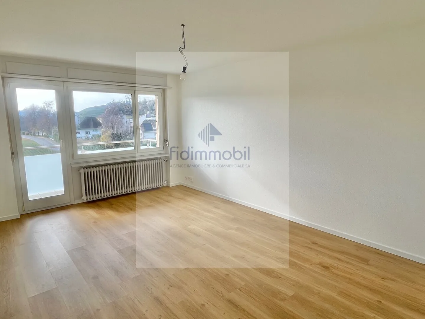 Apartment for rent - Photo 3 of 8