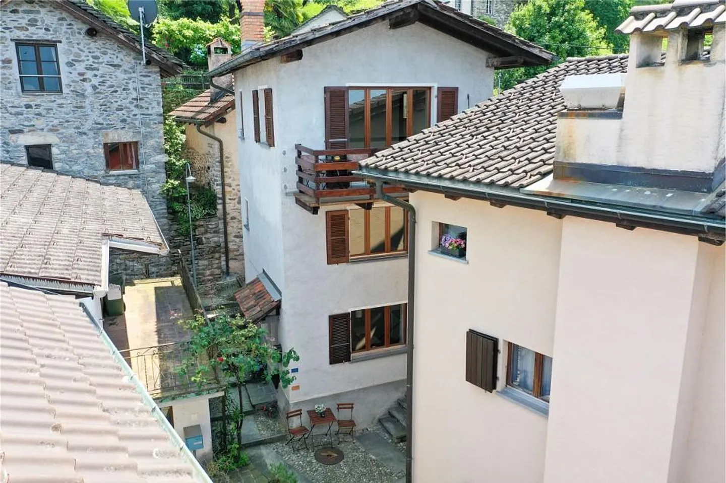 Above the rooftops of Fosano - Photo 4 of 13