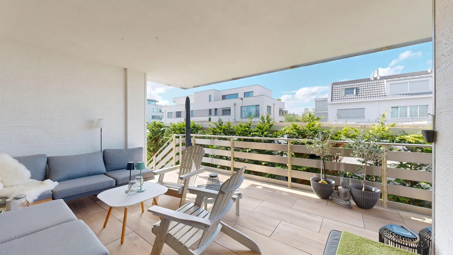 Moderne 4.5-Zimmer-Maisonettewohnung mit Terrasse und eigenem Garten - Foto 2 von 27