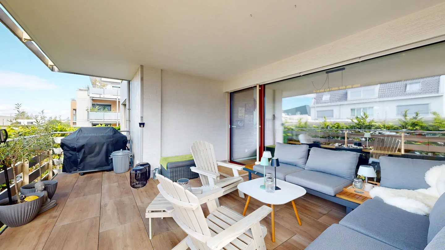 Moderne 4.5-Zimmer-Maisonettewohnung mit Terrasse und eigenem Garten - Foto 3 von 27