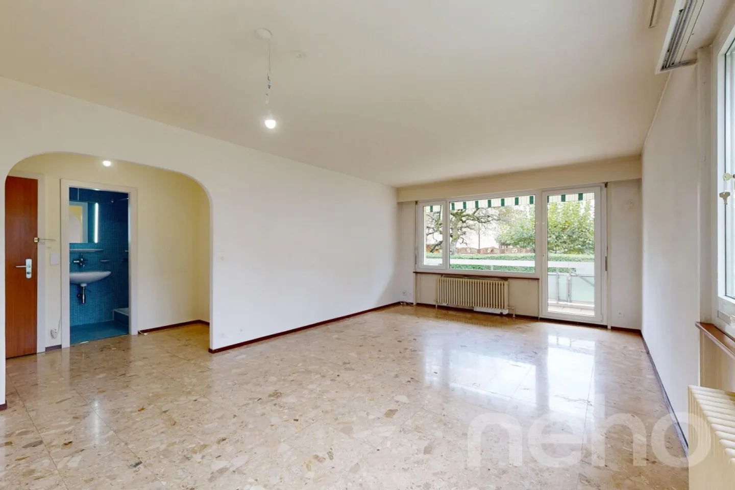 Charming 3.5-room bright apartment close to LEB - Photo 2 of 12