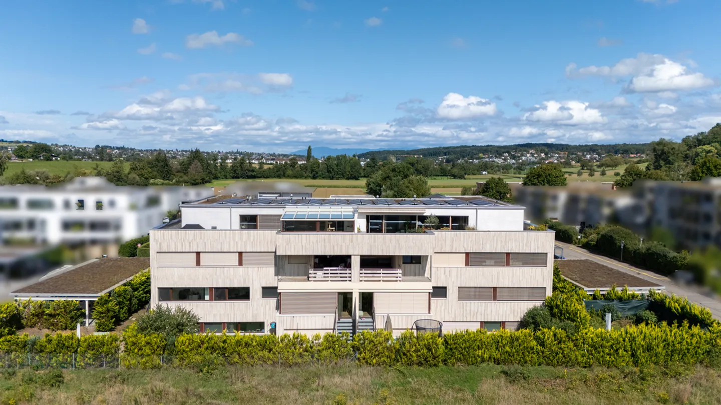 Moderne 4.5-Zimmer-Maisonettewohnung mit Terrasse und eigenem Garten - Foto 25 von 27