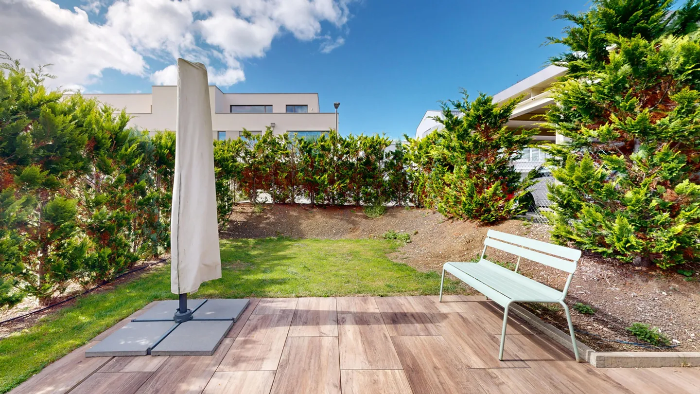 Moderne 4.5-Zimmer-Maisonettewohnung mit Terrasse und eigenem Garten - Foto 20 von 27