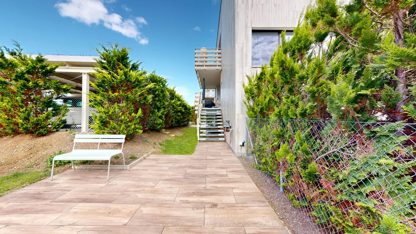 Moderne 4.5-Zimmer-Maisonettewohnung mit Terrasse und eigenem Garten - Foto 22 von 27