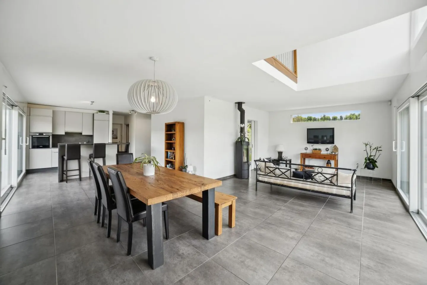 Magnificent Detached Villa for Sale in La Chaux-de-Fonds - Photo 3 of 10