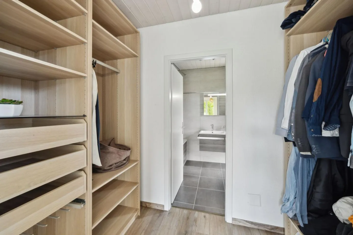 Magnificent Detached Villa for Sale in La Chaux-de-Fonds - Photo 7 of 10