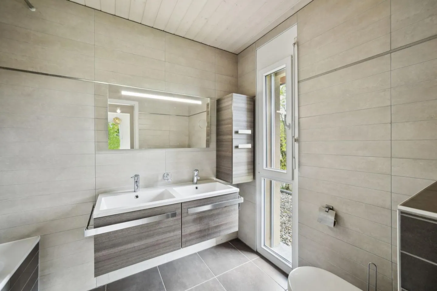 Magnificent Detached Villa for Sale in La Chaux-de-Fonds - Photo 8 of 10