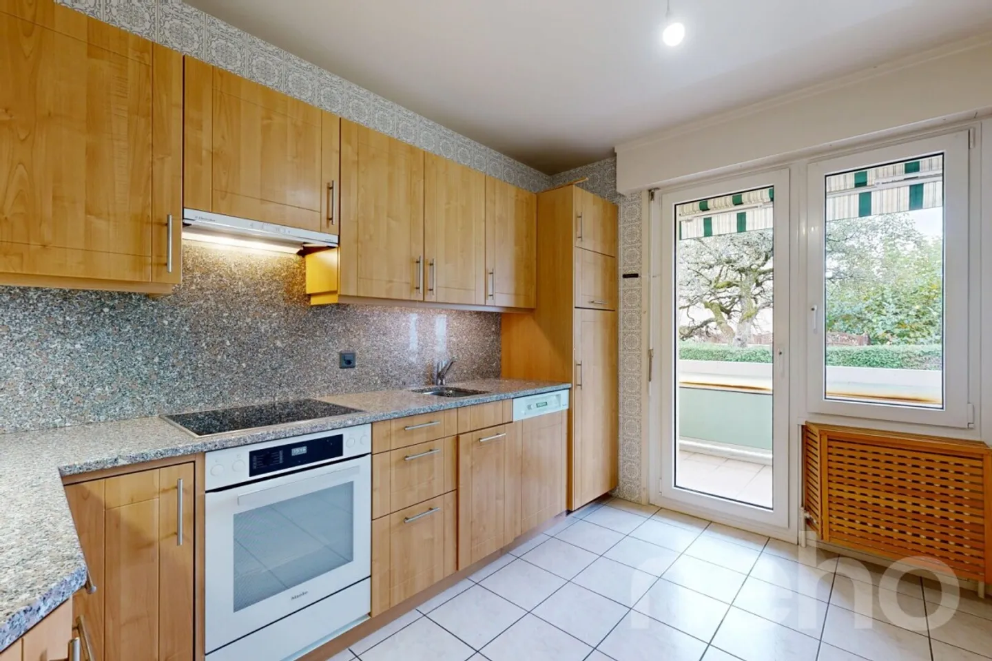 Charming 3.5-room bright apartment close to LEB - Photo 8 of 12