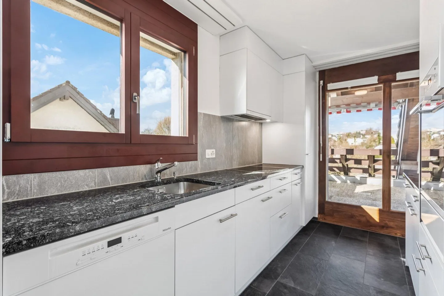 Sunny apartment in Bremgarten! - Photo 8 of 12