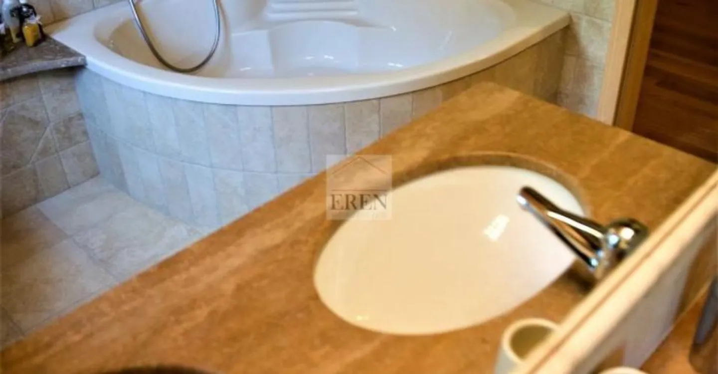 Exceptional 7.5-room chalet with SPA and jacuzzi in Ovronnaz - Secondary residence - Photo 9 of 13