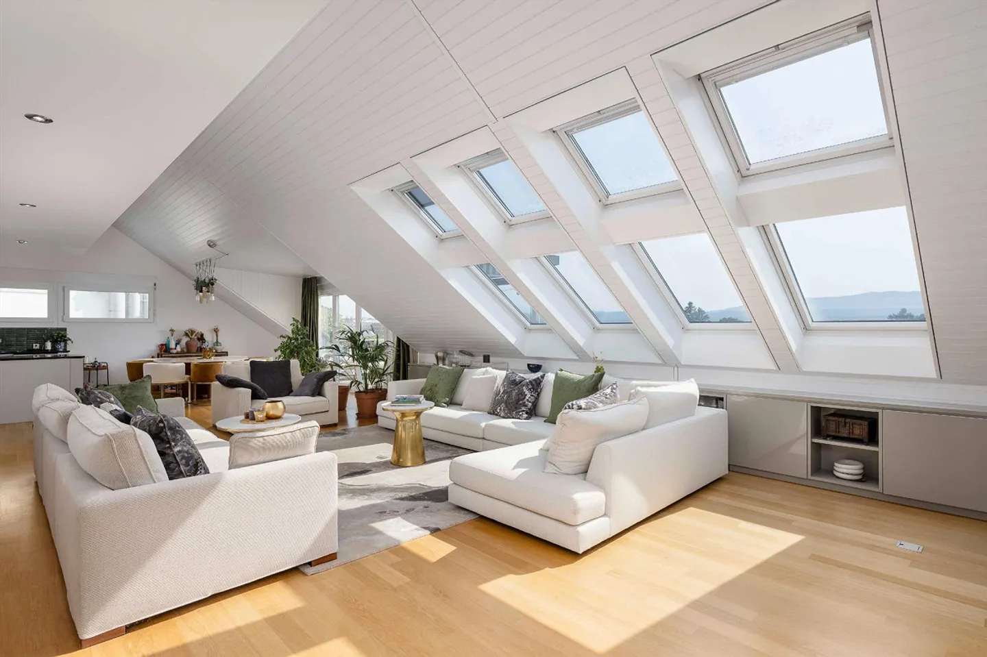 Hell. Unique. Generous. - Photo 1 of 8