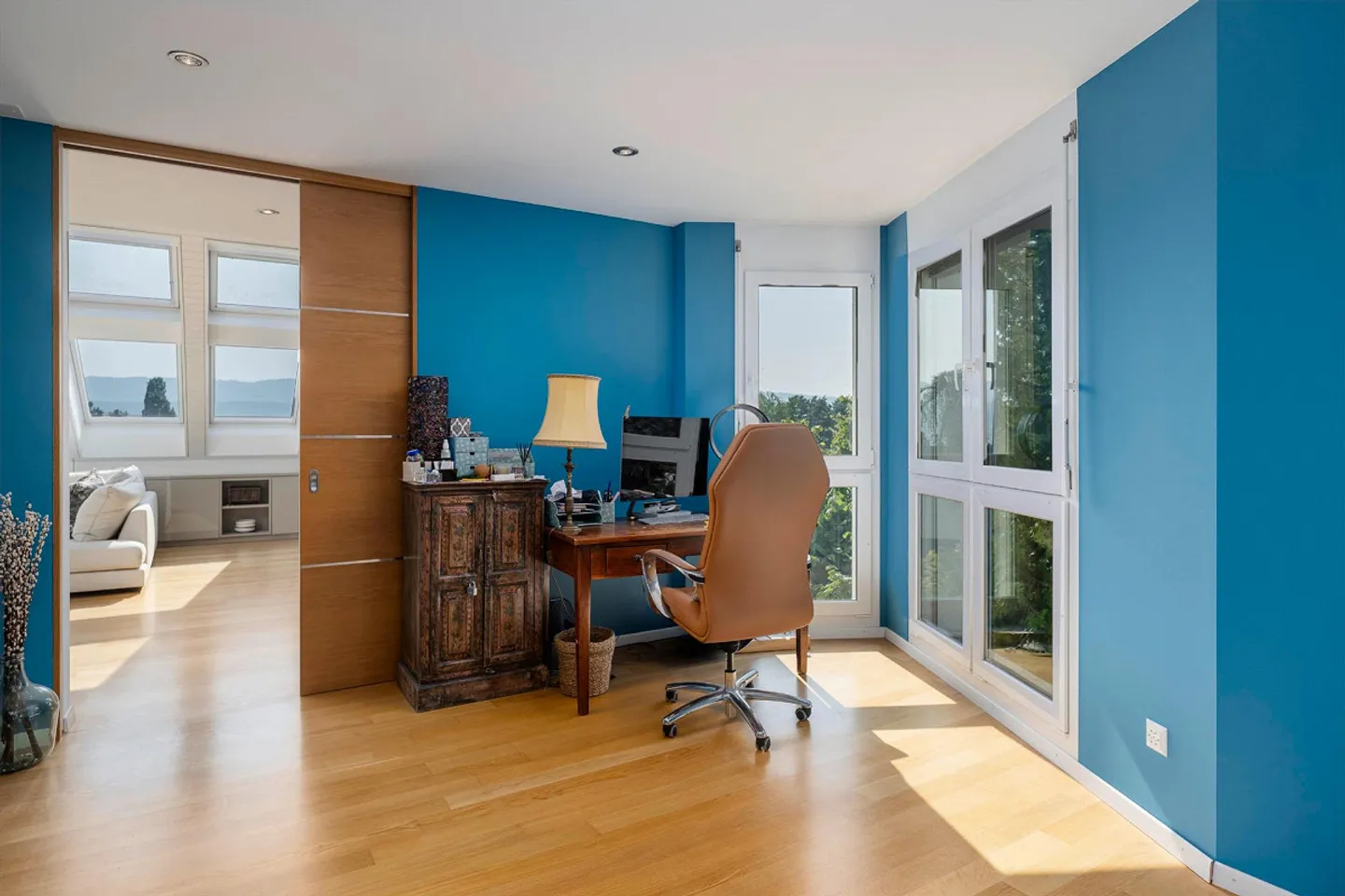 Hell. Unique. Generous. - Photo 5 of 8