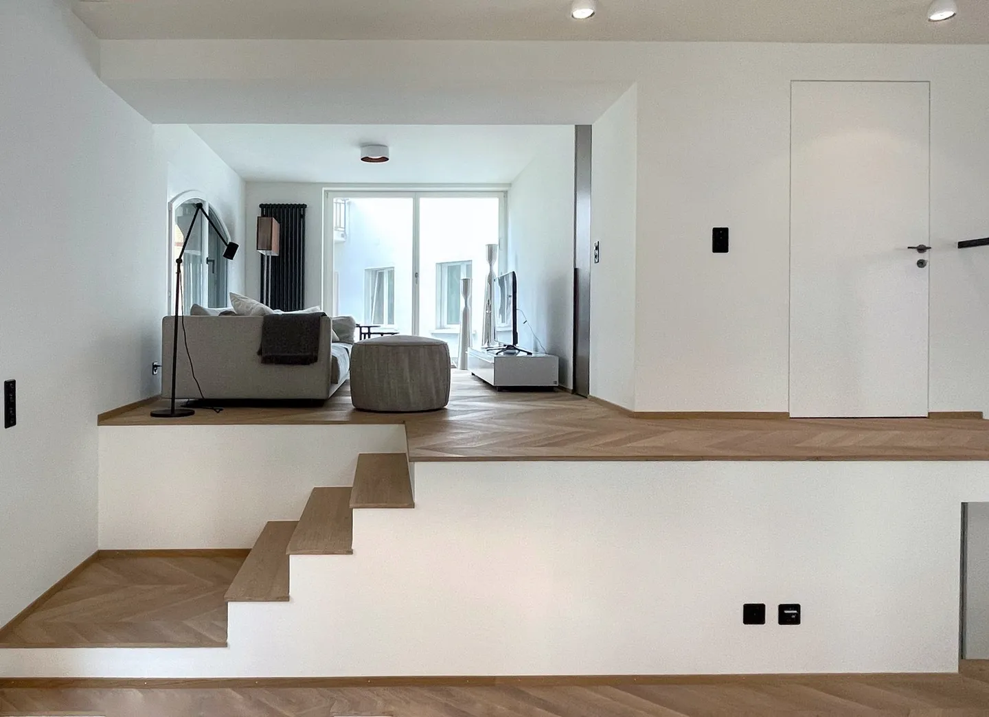 Exclusive furnished living in a central prime location in District 6 - Photo 10 of 27