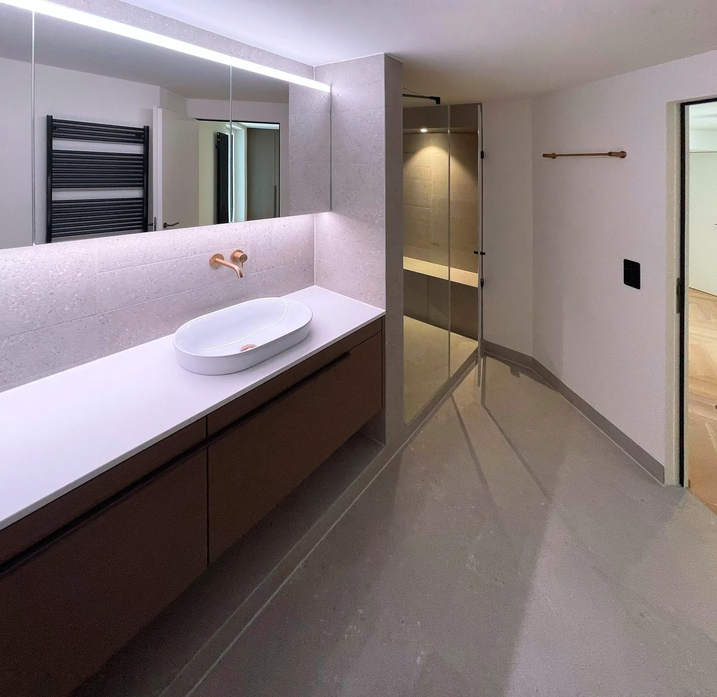 Exclusive furnished living in a central prime location in District 6 - Photo 15 of 27