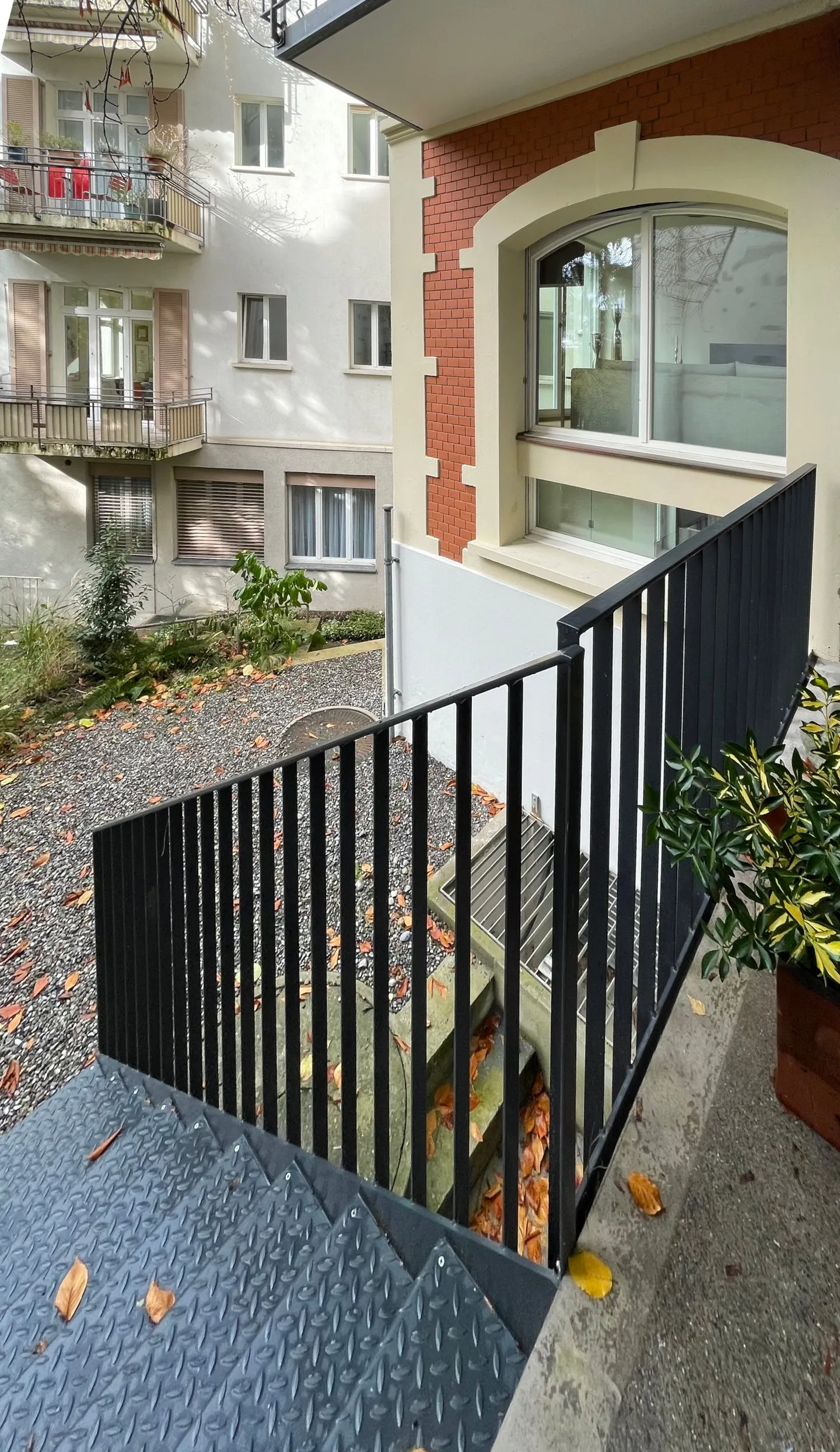 Exclusive furnished living in a central prime location in District 6 - Photo 23 of 27