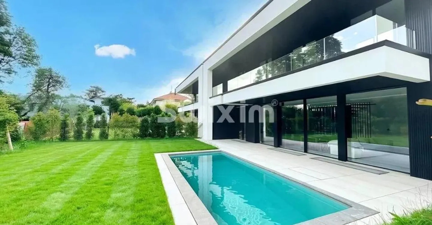 Maison d'Architecte Contemporaine - Photo 2 sur 13