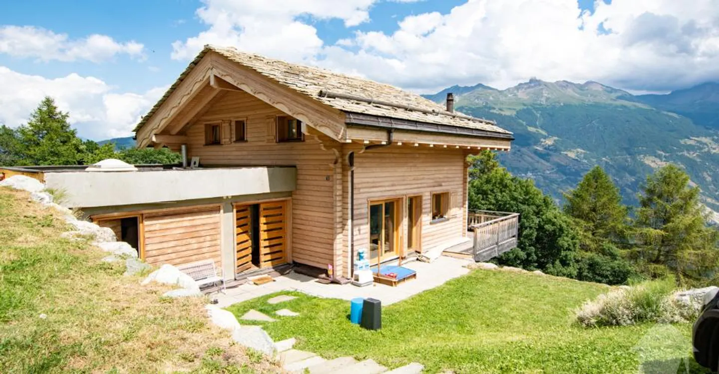Chalet 7.5 rooms - Photo 1 of 10