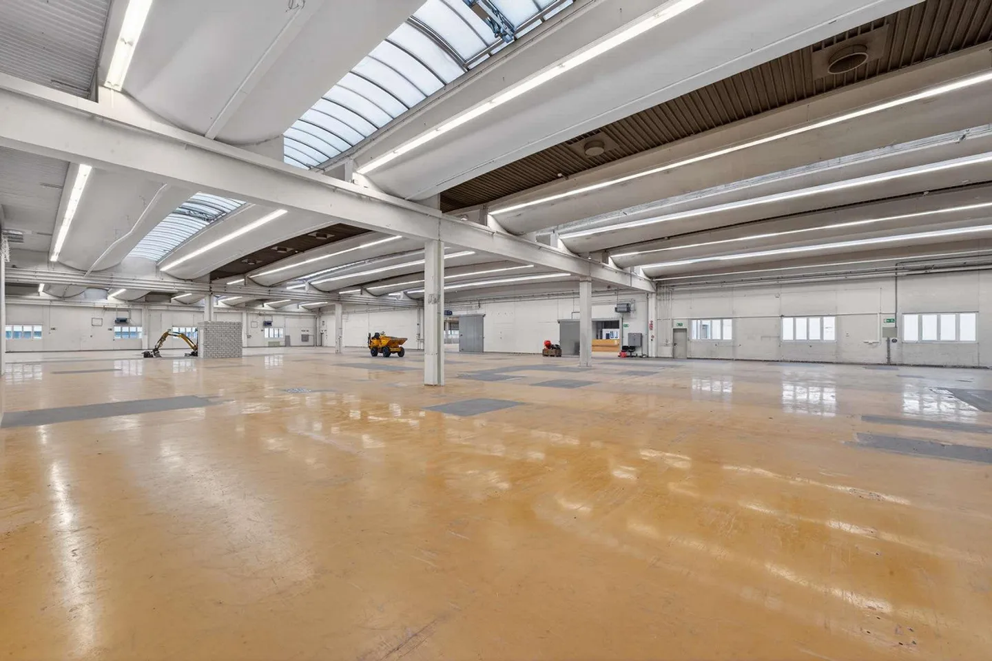 Complete logistics hall including PP and location area in the basement - Photo 5 of 13