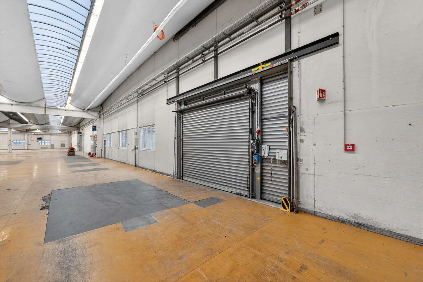 Complete logistics hall including PP and location area in the basement - Photo 7 of 13