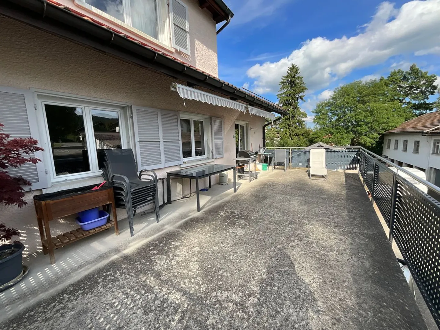 Appartement avec 4,5 pièces et grande terrasse sud - Photo 3 sur 8