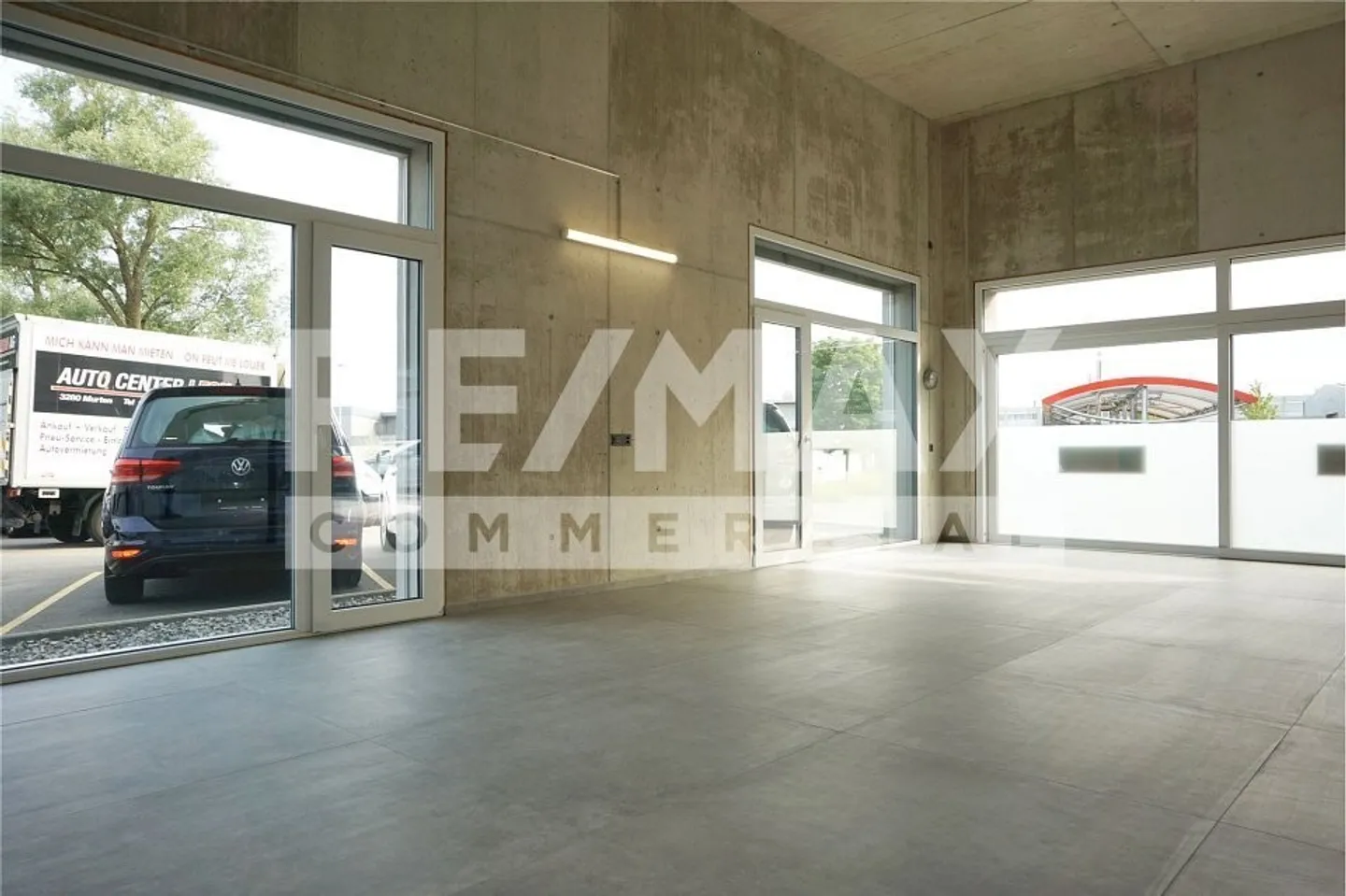 Fully Equipped Commercial Space in Murten - Retail/Practice - Photo 5 of 7