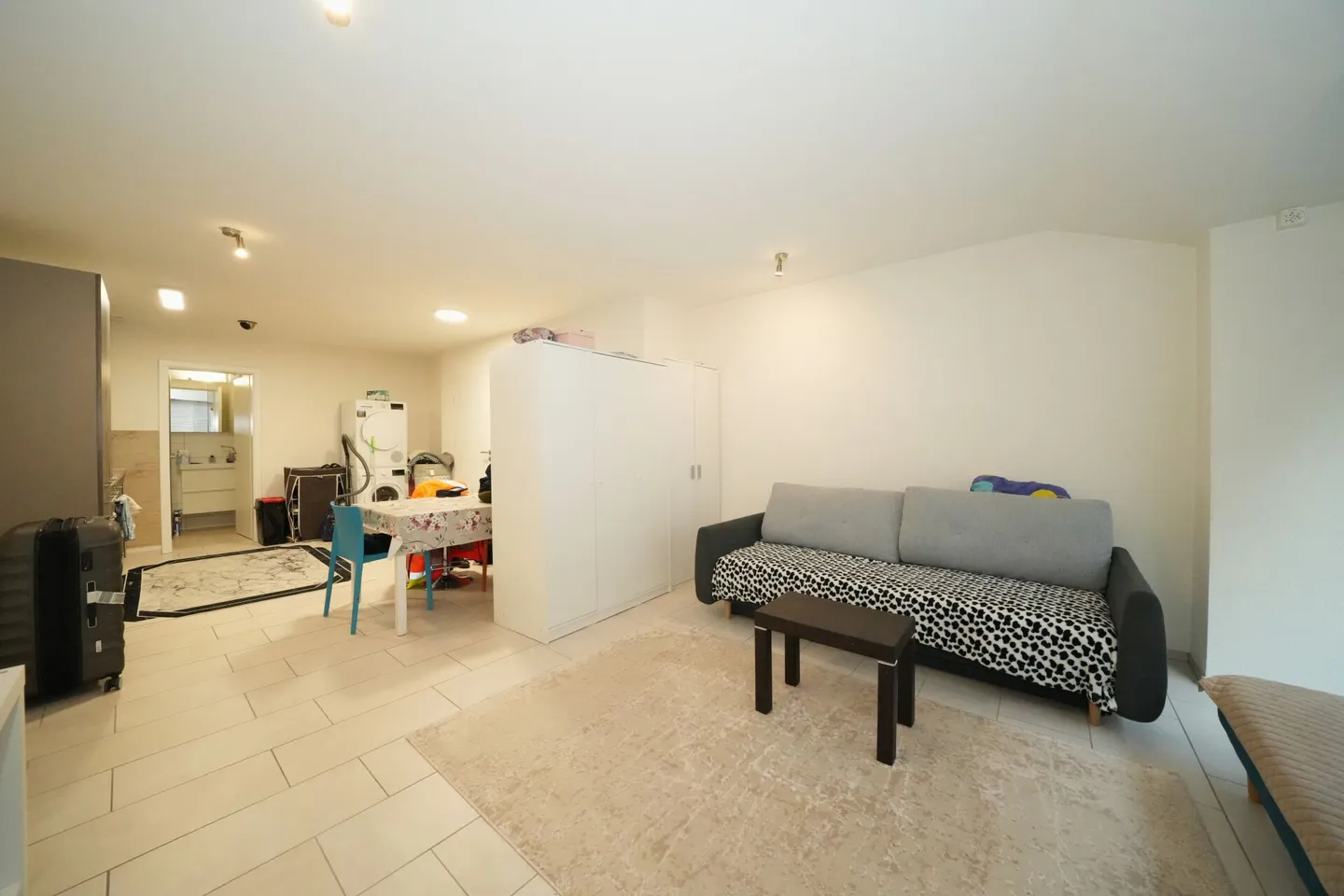 Moderne, vielseitig nutzbare Studiowohnung in der Altstadt - Foto 3 von 7