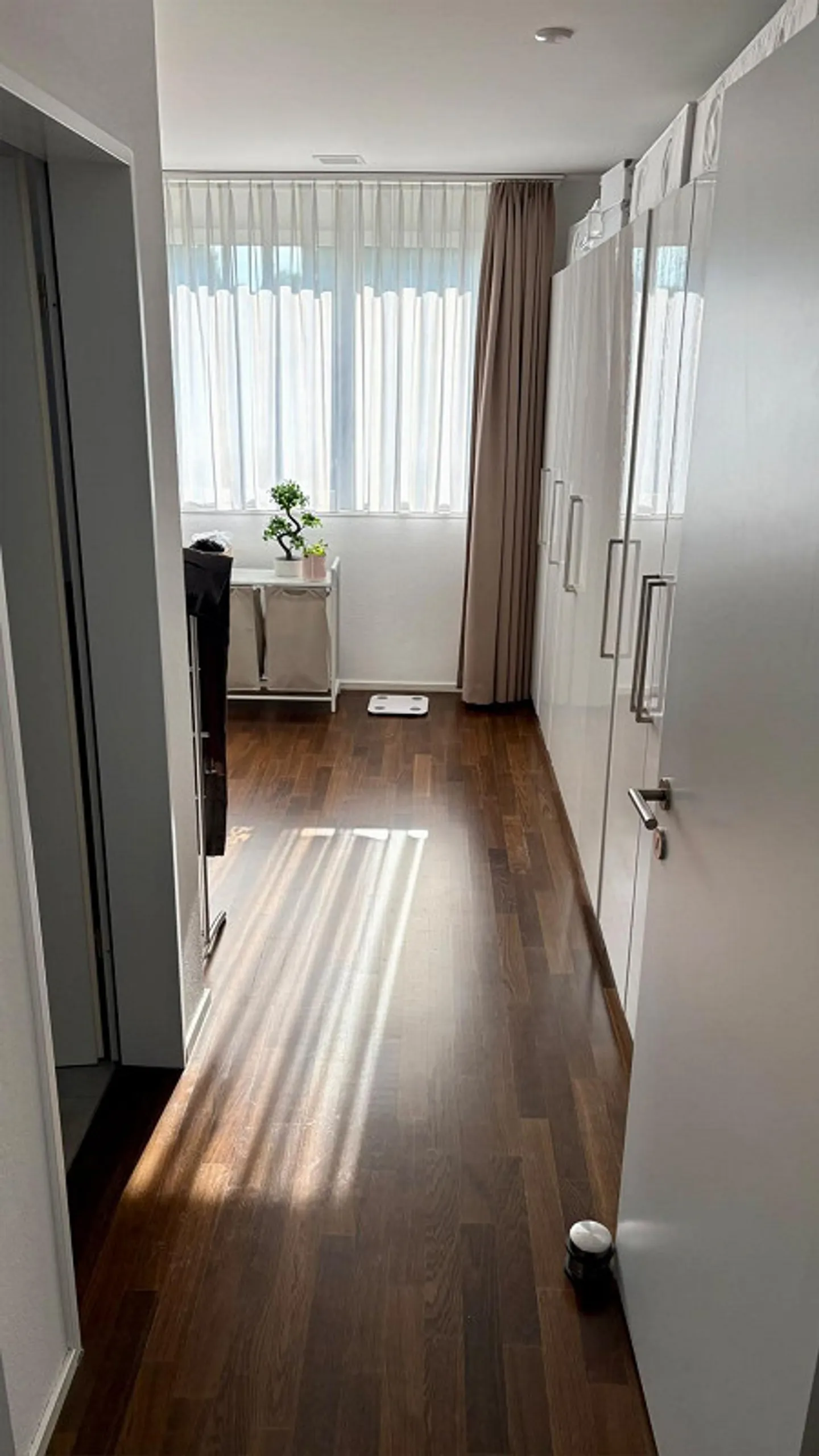 Appartement moderne de 4,5 pièces avec vue sur le lac et grand balcon - Photo 2 sur 14