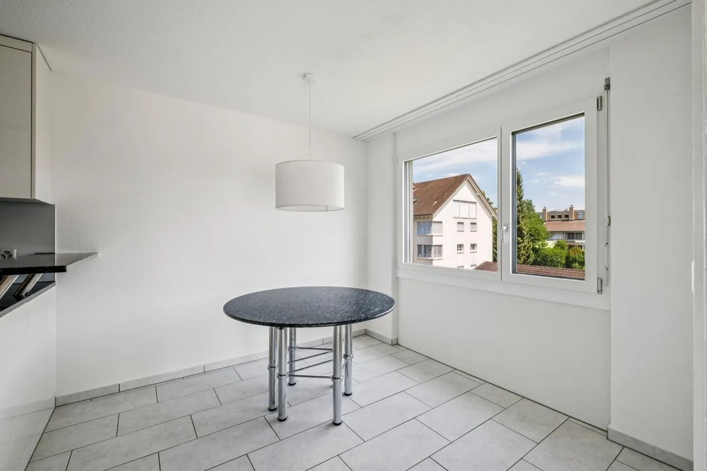 Une maison pour s'épanouir - Maisonette avec cheminée et jardin - Photo 6 sur 13