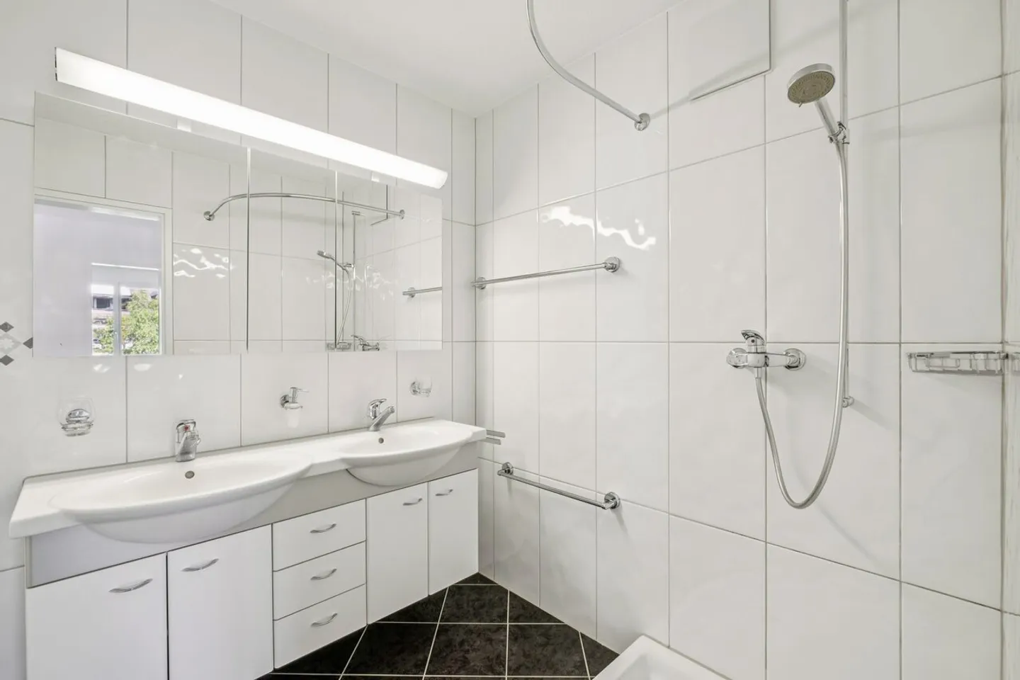 Une maison pour s'épanouir - Maisonette avec cheminée et jardin - Photo 9 sur 13
