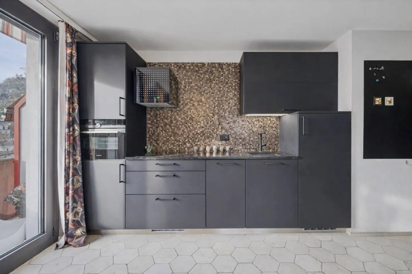 Charming 2.5-room apartment with balcony - Photo 4 of 7