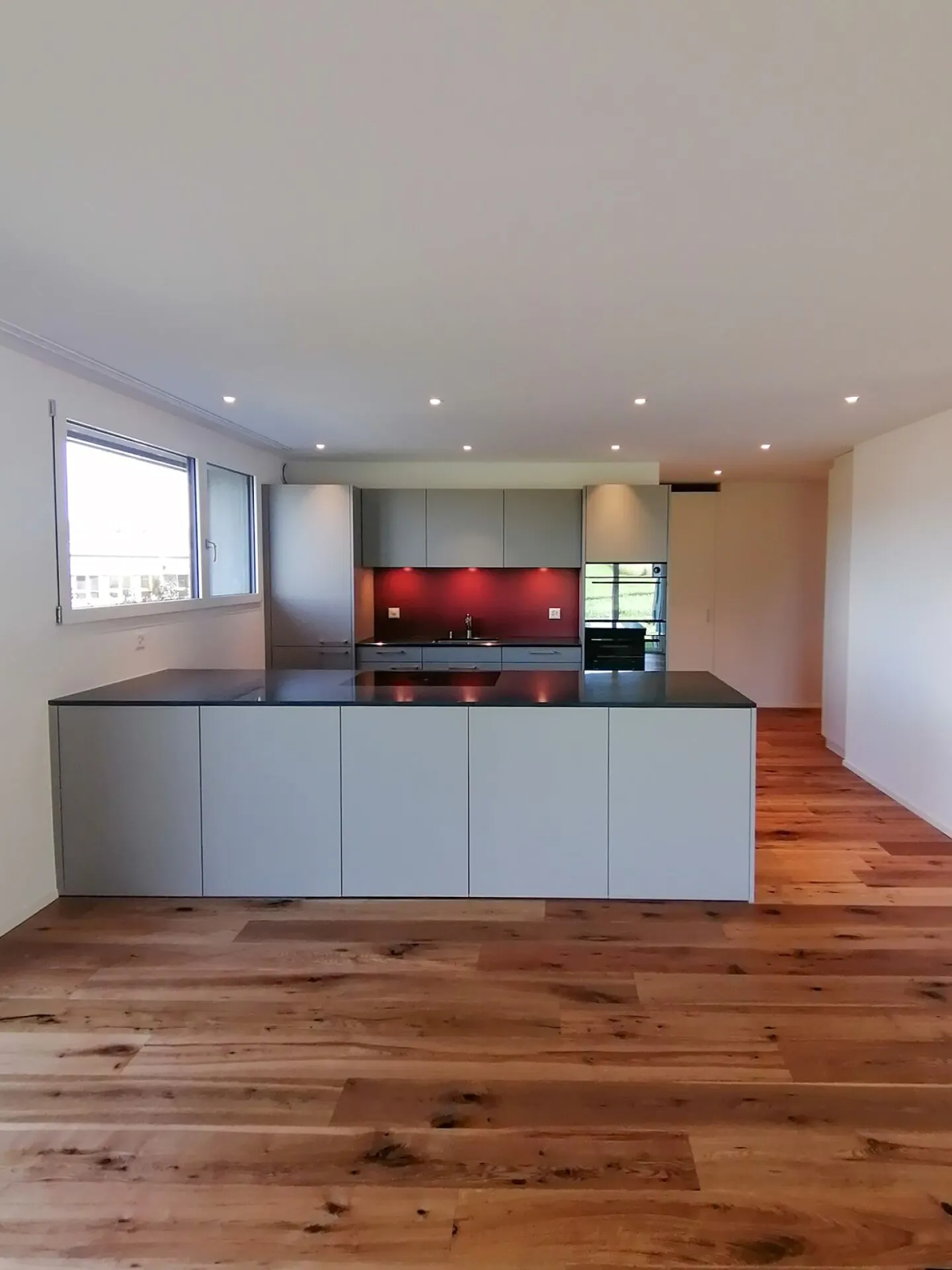 Appartement de jardin moderne de 3,5 pièces dans un emplacement calme - Photo 2 sur 14