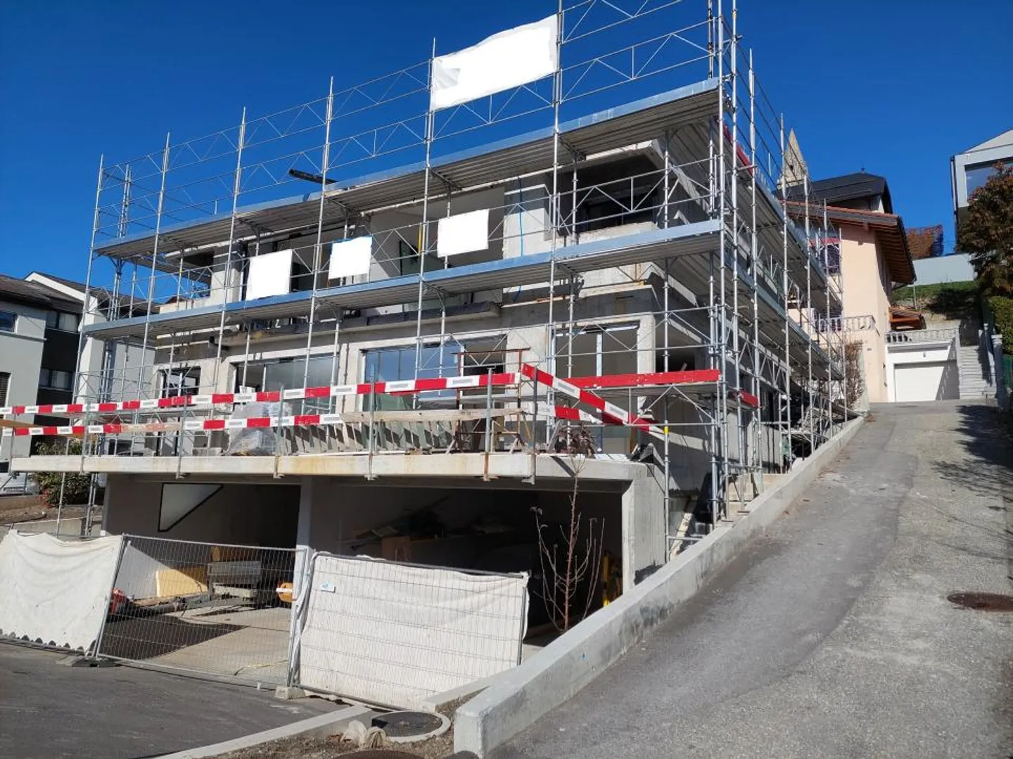 Bel appartement de 4 pièces dans une villa mitoyenne - Photo 1 sur 13