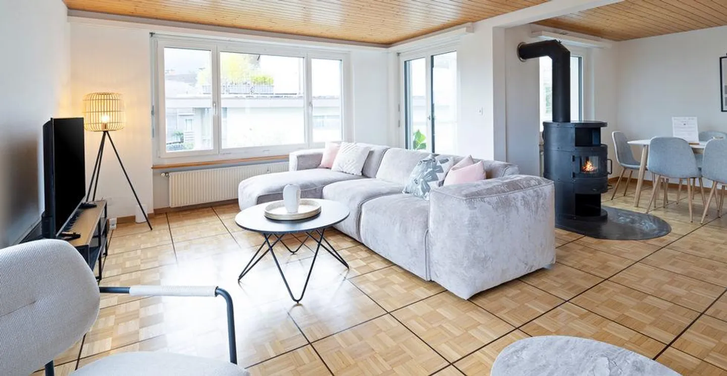 Spacious, charming 5.5 room apartment with a feel-good atmosphere - Photo 1 of 12