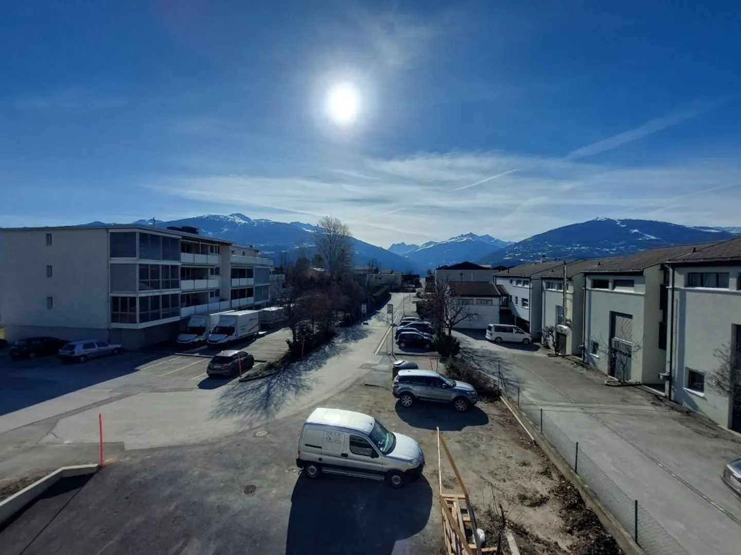 Bel appartement de 4 pièces dans une villa mitoyenne - Photo 3 sur 13