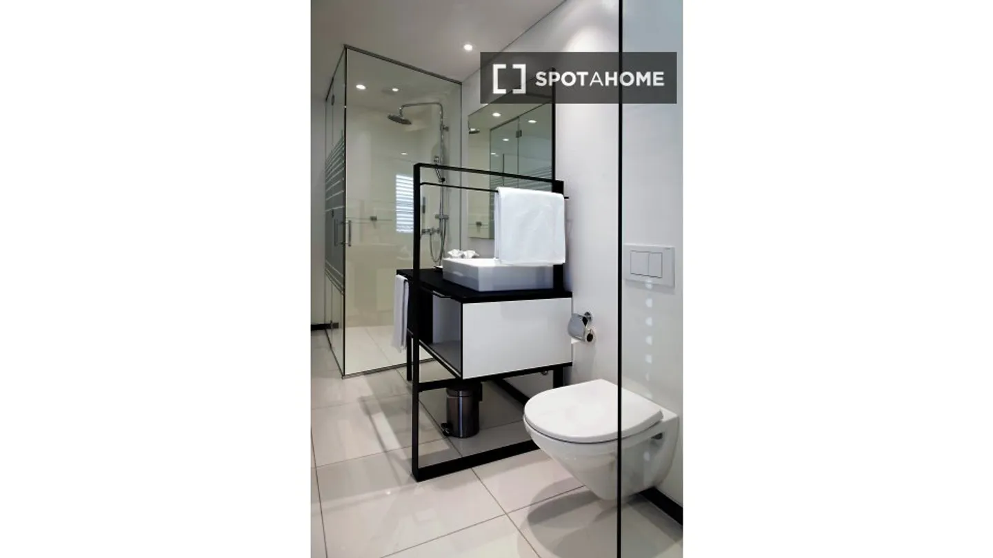 Discover, visit, and rent your new home online with complete confidence. - Photo 5 of 7