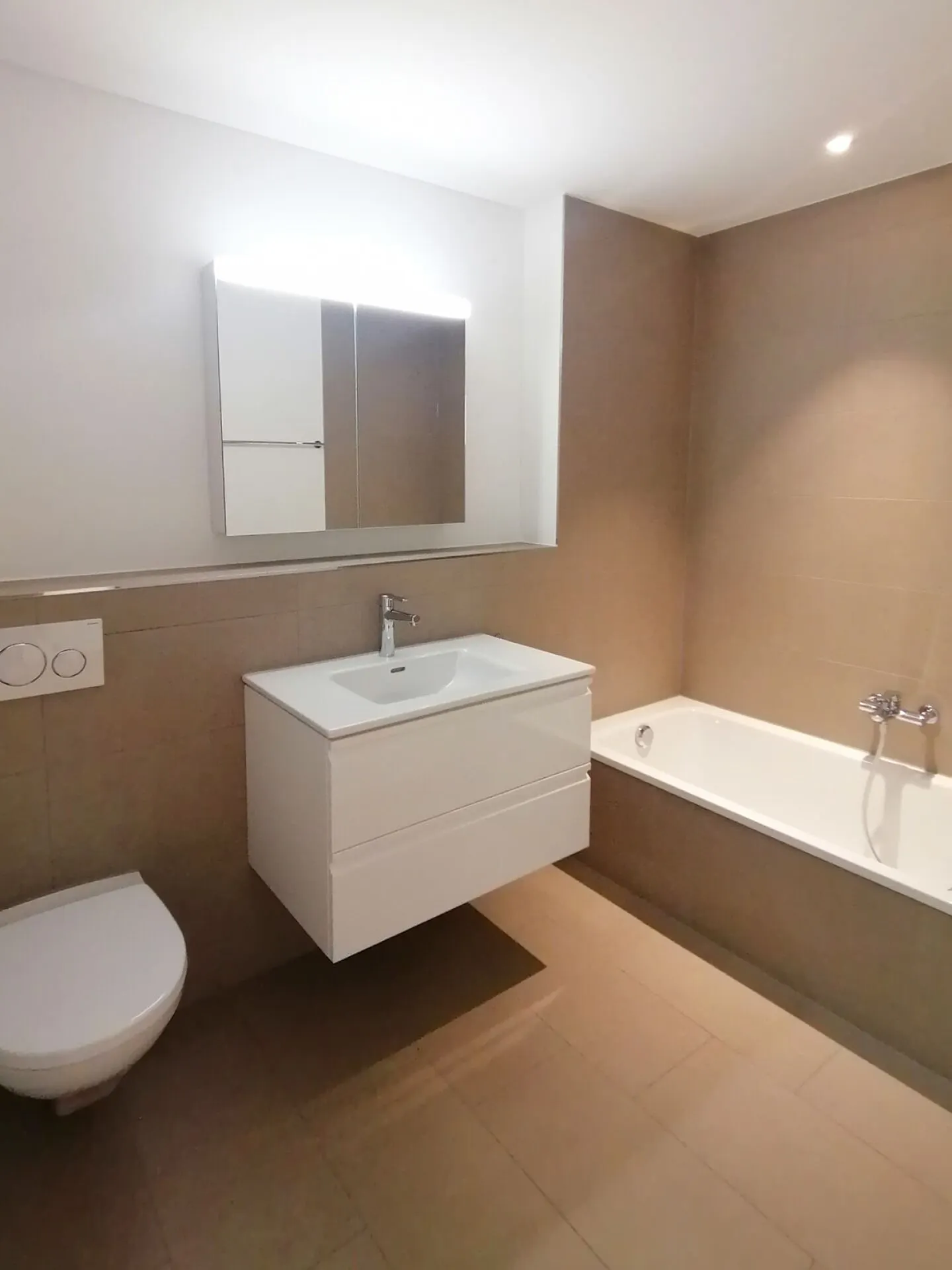 Appartement de jardin moderne de 3,5 pièces dans un emplacement calme - Photo 9 sur 14