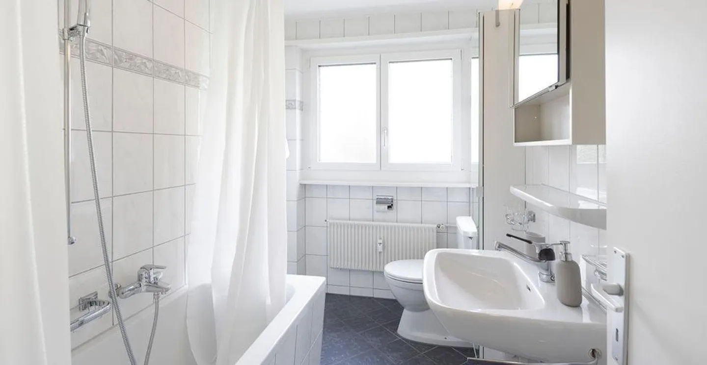 Spacious, charming 5.5 room apartment with a feel-good atmosphere - Photo 8 of 12