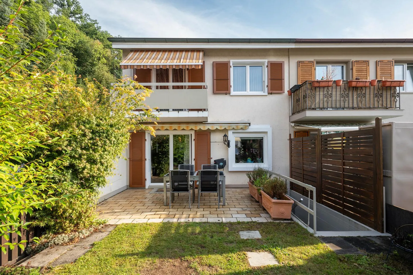Casa unifamiliare angolare - Foto 4 di 18