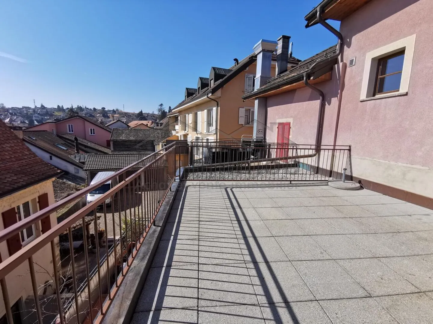 Bel appartamento di 3 stanze con grande terrazza esposta a sud - Foto 1 di 4