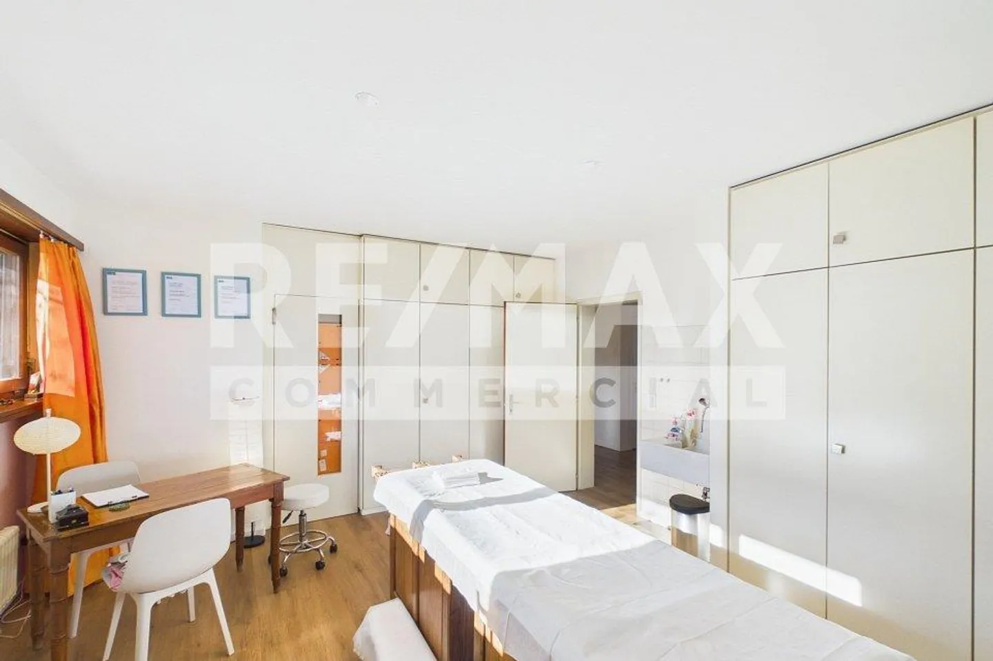 Bureau spacieux rénové à Breganzona - idéal pour un studio professionnel... - Photo 8 sur 13