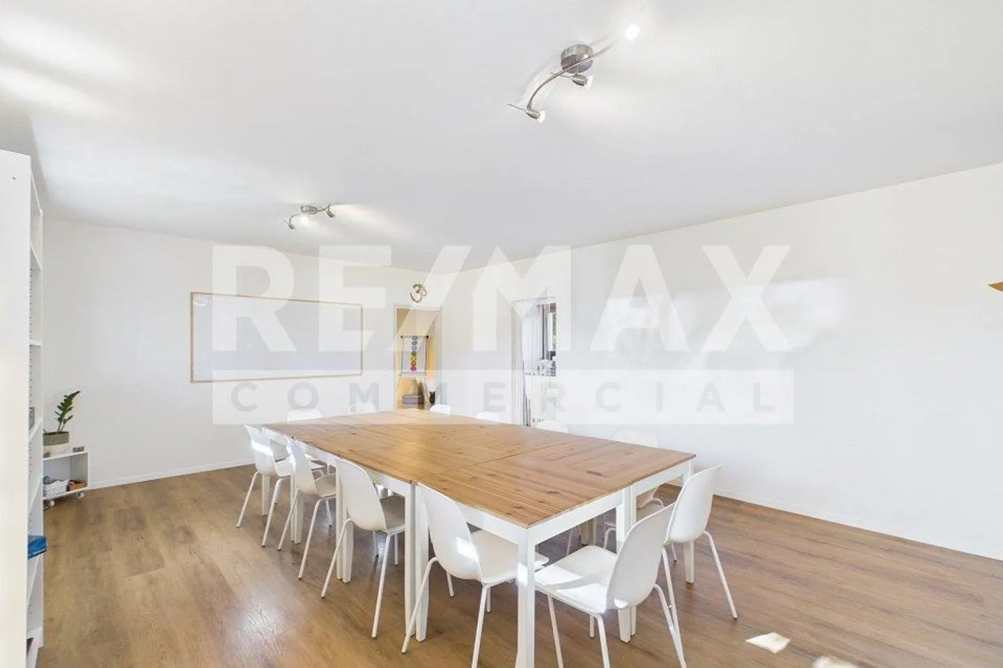Bureau spacieux rénové à Breganzona - idéal pour un studio professionnel... - Photo 9 sur 13