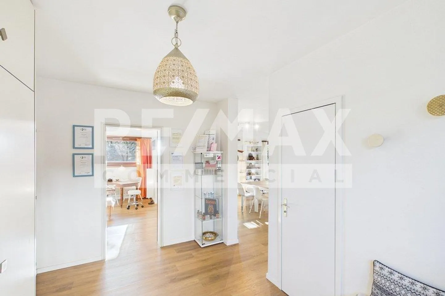 Bureau spacieux rénové à Breganzona - idéal pour un studio professionnel... - Photo 5 sur 13