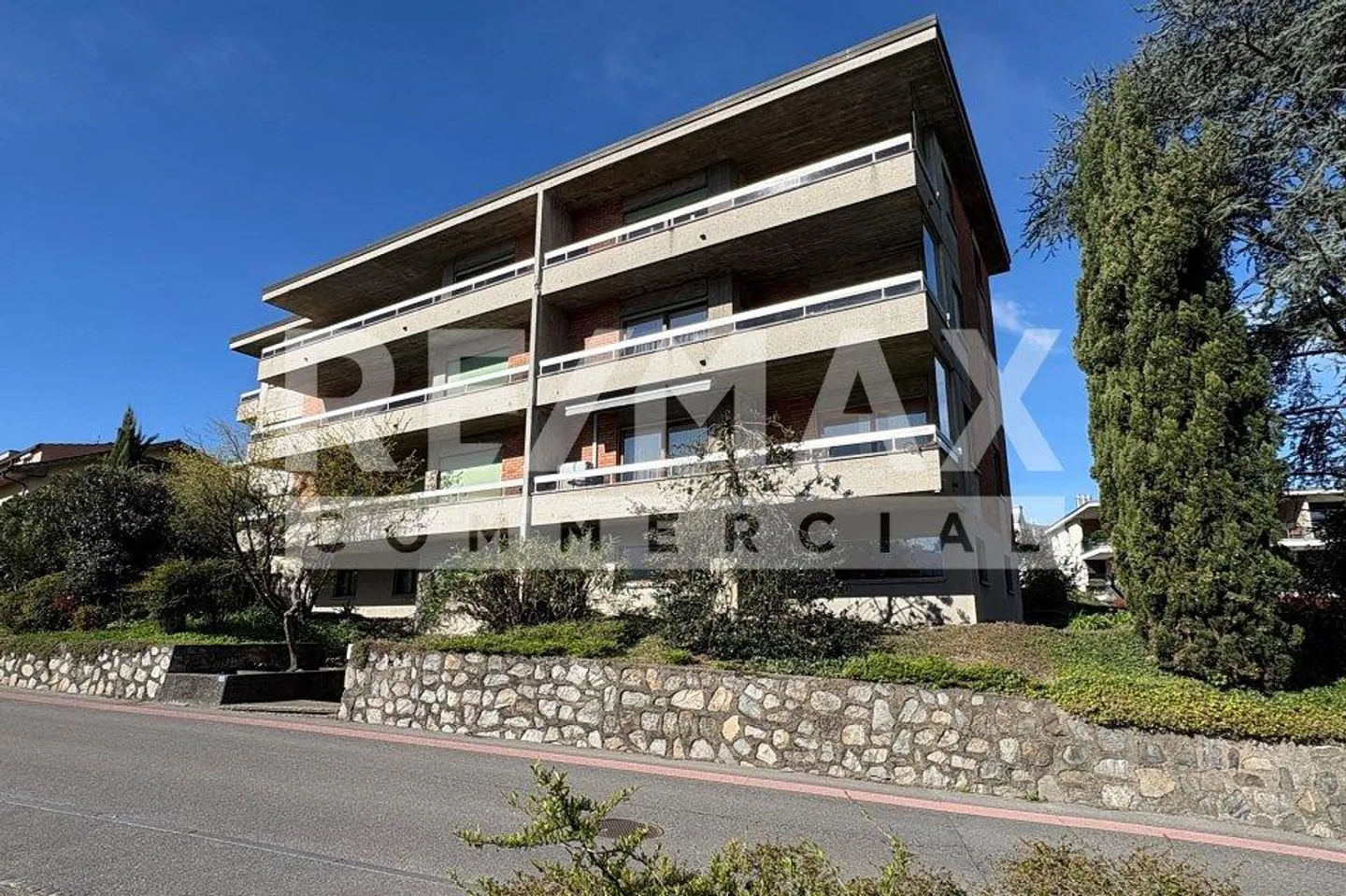 Bureau spacieux rénové à Breganzona - idéal pour un studio professionnel... - Photo 6 sur 13