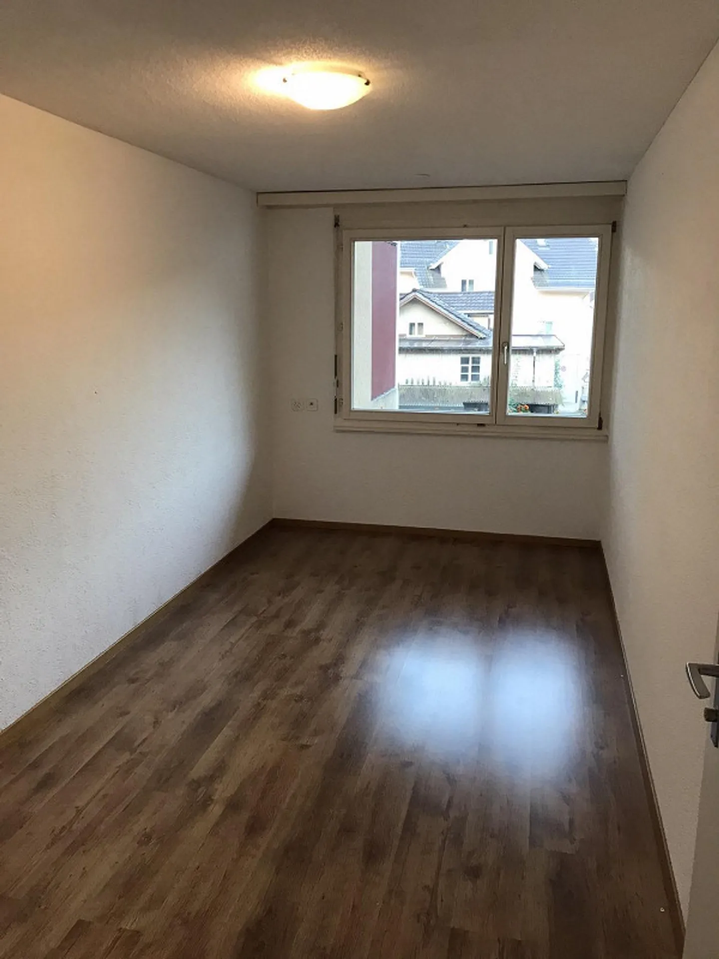 Grosse 6.5 Zimmerwohnung in super Zustand mit 2 Balkonen - Foto 13 von 25