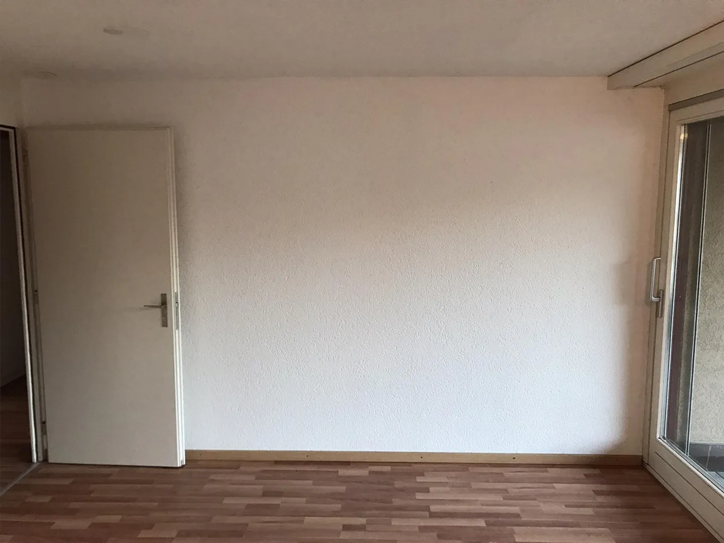 Grosse 6.5 Zimmerwohnung in super Zustand mit 2 Balkonen - Foto 6 von 25