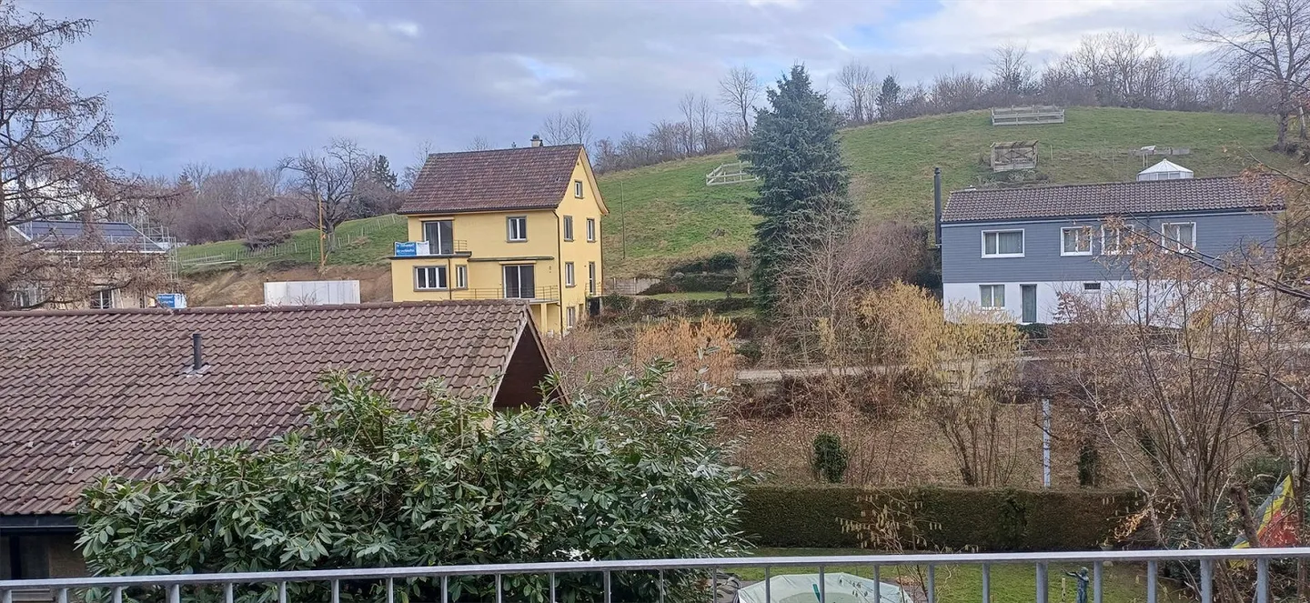 Appartement moderne avec balcon - Photo 2 sur 6
