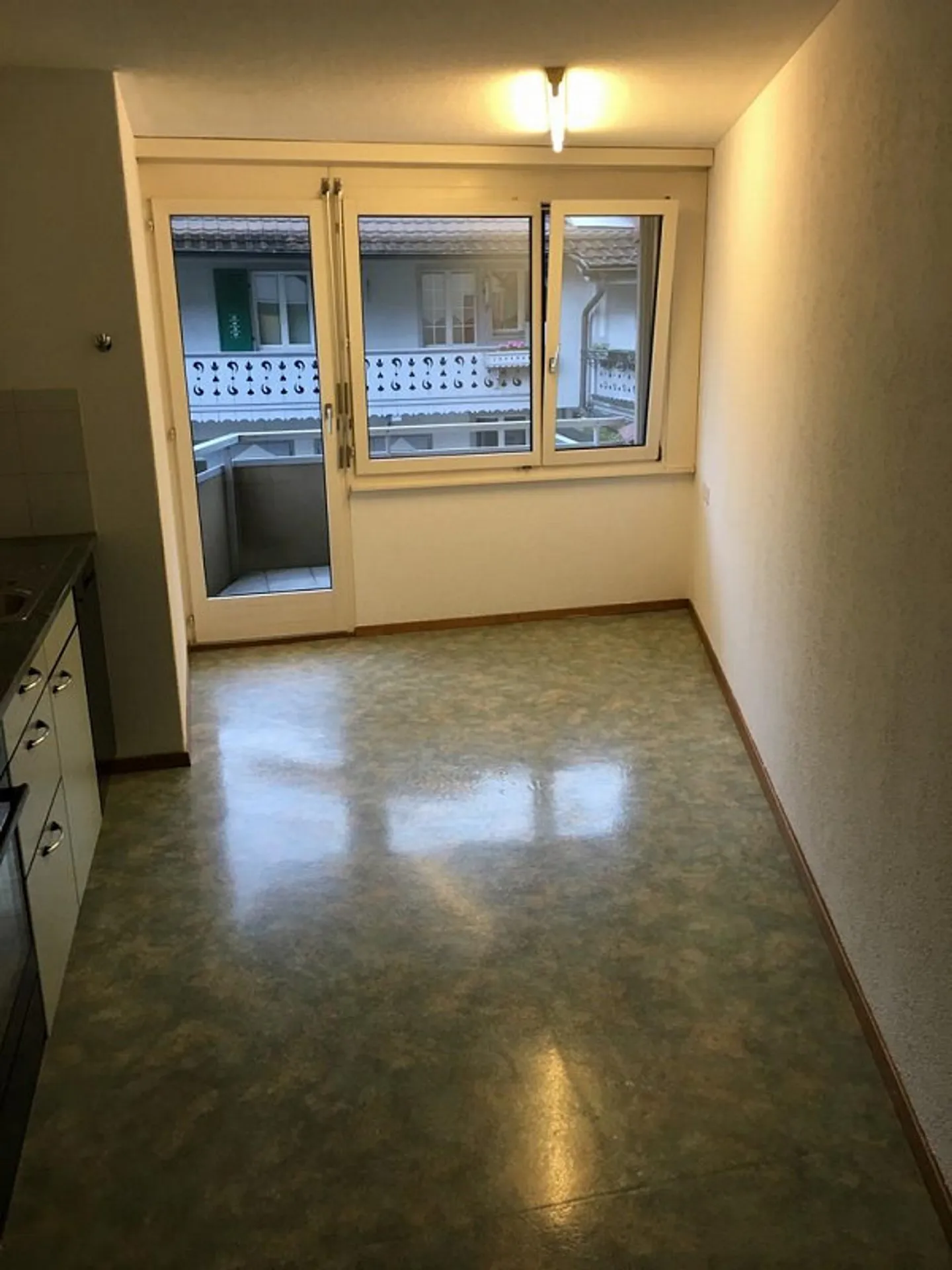 Grosse 6.5 Zimmerwohnung in super Zustand mit 2 Balkonen - Foto 17 von 25