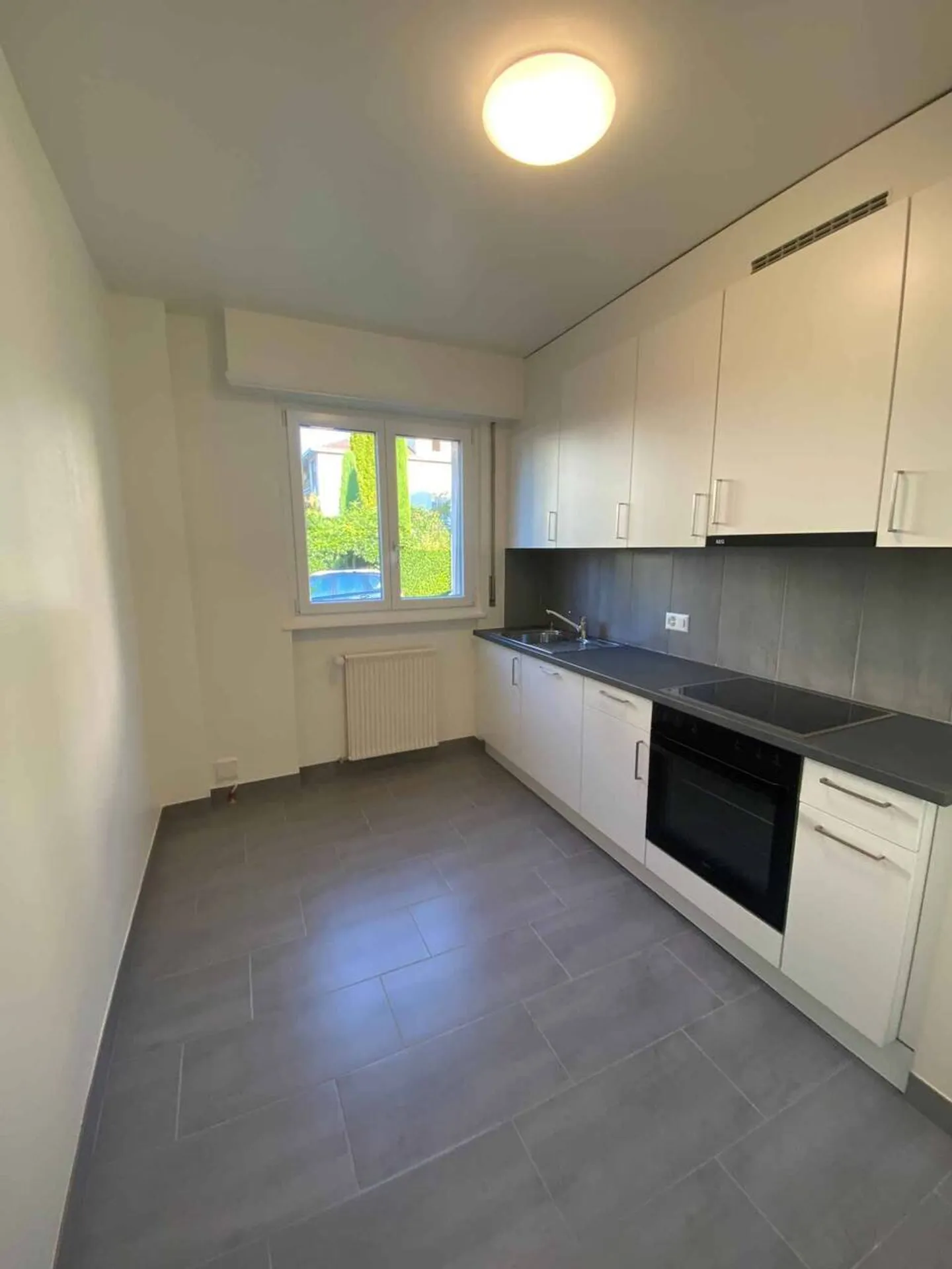 Magnificent 3.5 rooms close to all amenities - Photo 1 of 4